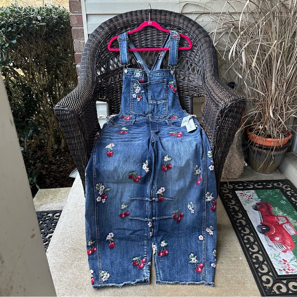 Driftwood Barbara Overall - Cherry On Top XL